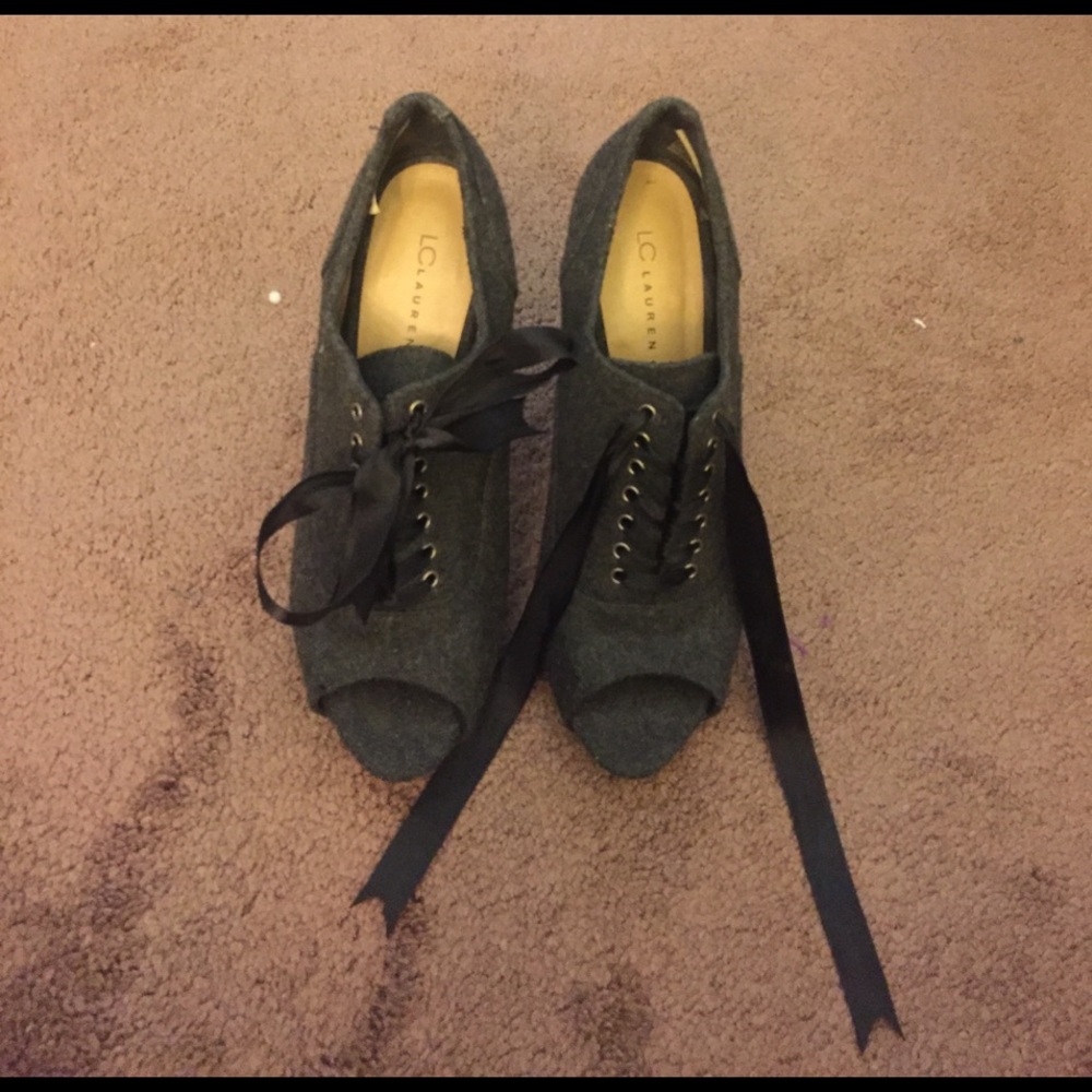 Lauren Conrad wool open toe lace up booties